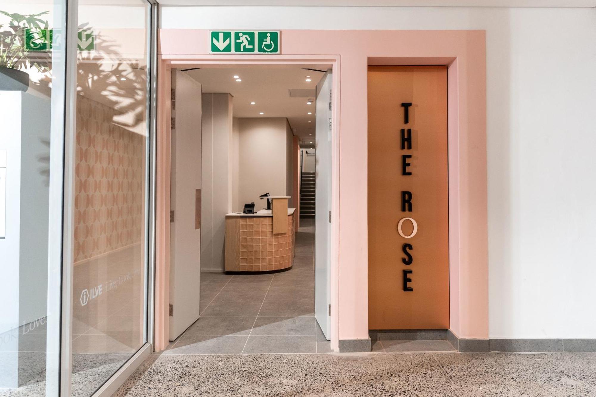 The Rose207: Modern Corner Studio With Views 케이프타운 외부 사진